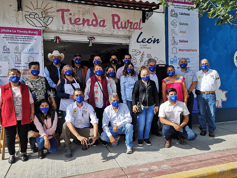 Abre sus puertas la 'Tienda Rural' para ofrecer productos del campo ...