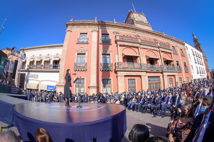 Pie de foto: Toma de protesta de la Alcaldesa Alejandra Gutiérrez