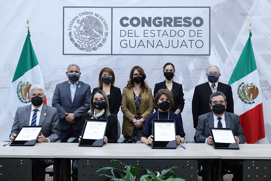 El IACIP y el Congreso del Estado firman convenio de colaboración ...